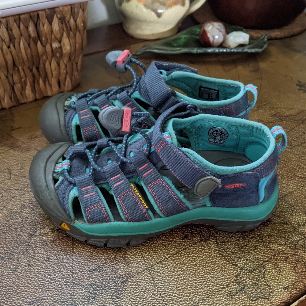 Kids Keen Sandals Size 12